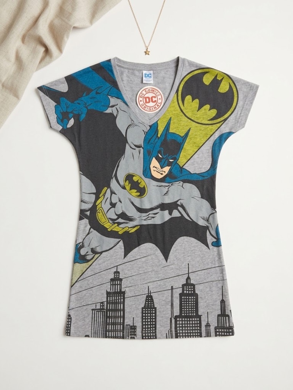 NEW DC Comics Originals Batman Gotham City Graphic Tee (NWT) size large